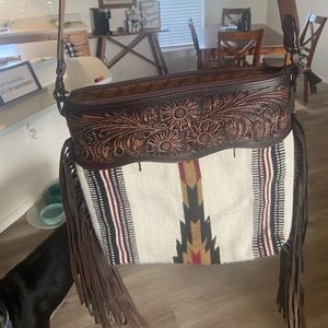CROSSBODY LEATHER SADDLE BLANKET BAG